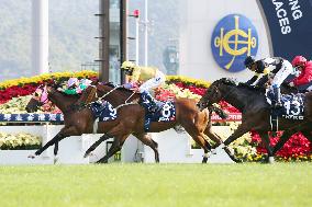Japan's Straight Girl 3rd in H.K. Sprint horse race
