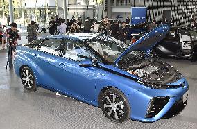 Toyota starts selling Mirai fuel-cell car in Japan