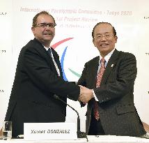 IPC, Tokyo 2020 officials shake hands in Tokyo