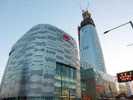 Construction of 2nd Lotte World temporarily halted