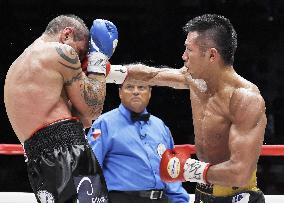 Uchiyama stops Perez in WBA super featherweight bout