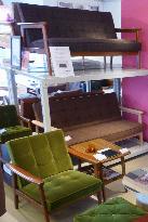 Old-style sofas draw interest from young people
