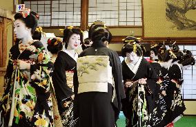 Kyoto geisha start work in 2015