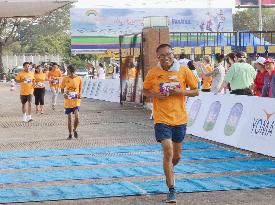 Citizens enjoy running in int'l marathon in Yangon