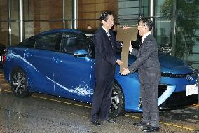 Toyota Mirai fuel-cell cars delivered to gov't