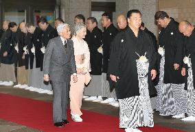 Emperor Akihito, Empress Michiko watch New Year sumo