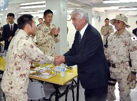 Defense minister gives pep talks to SDF on antipiracy mission