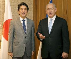 Japanese PM Abe holds talks with Israeli PM Netanyahu