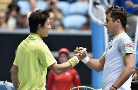 Nishikori wins 1st-round Australian Open match