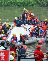 TransAsia aircraft crashes in northern Taiwan