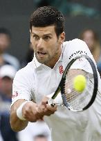 Djokovic moves into Wimbledon 3rd round