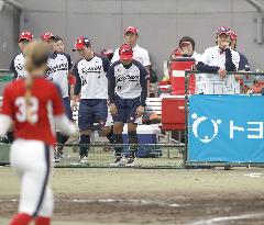 Japan defeated by U.S., 3-game series tied at one apiece