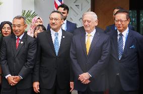 U.S. and Malaysian defense chiefs