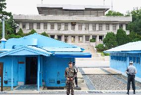 South Korean soldiers stand guard