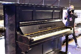 A-bomb surviving piano in Oslo