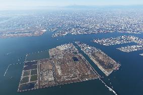 Tokyo's Central Breakwater landfills