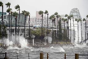 Powerful typhoon hits western Japan