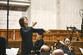 Nishimoto conducts in Vatican