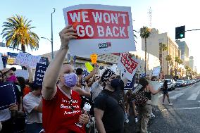 U.S.-CALIFORNIA-SUPREME COURT-ABORTION RIGHTS-PROTEST