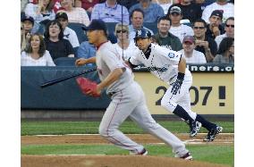 Matsuzaka shuts door on Ichiro as Boston edges Seattle