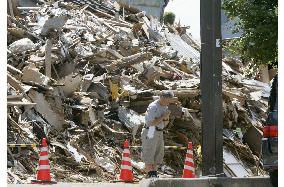 Niigata quake-hit areas renew resolve to recover 1 month on