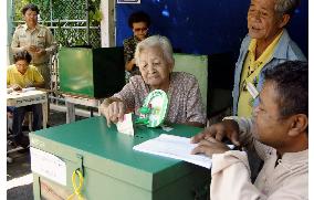 Thais begin to vote in referendum on Constitution