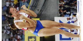 Russia's Yelena Isinbayeva wins women's pole vault