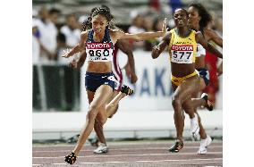 Allyson Felix wins women's 200 meters at world athletics