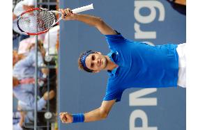 Federer advances to U.S. Open final