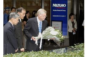 U.S. envoy remembers Japanese 9/11 victims at Mizuho Financial