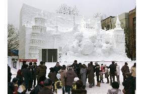 Annual snow festival begins in Sapporo