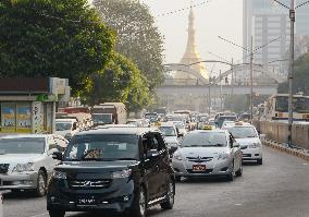 Automakers vie for piece of pie in newly opened Myanmar