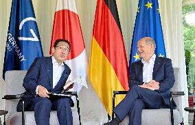 Japanese, German leaders meet in Germany