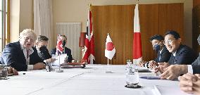 Japanese, British leaders meet in Germany