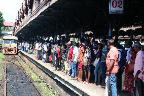 SRI LANKA-COLOMBO-RAILWAY STATION