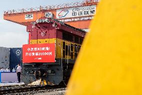 CHINA-CHONGQING-CHENGDU-FREIGHT TRAIN (CN)