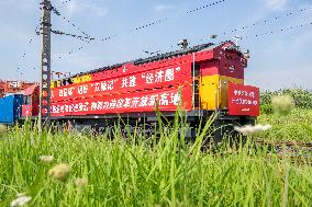 CHINA-CHONGQING-CHENGDU-FREIGHT TRAIN (CN)