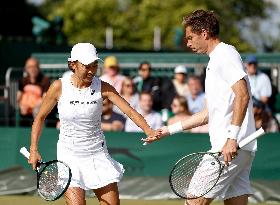 (SP)BRITAIN-LONDON-TENNIS-WIMBLEDON-MIXED DOUBLES