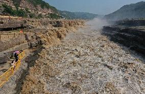 #CHINA-SHANXI-HUKOU WATERFALL (CN)