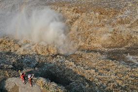 #CHINA-SHANXI-HUKOU WATERFALL (CN)