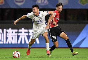 (SP)CHINA-MEIZHOU-FOOTBALL-CSL-CHENGDU RONGCHENG VS CANGZHOU MIGHTY LIONS (CN)