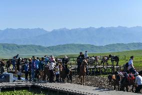 Xinhua Headlines: Tourism resurgence tells of a flourishing, stable, open Xinjiang