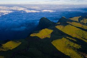 CHINA-SICHUAN-MOUNT LONGTOU-CLOUDS (CN)
