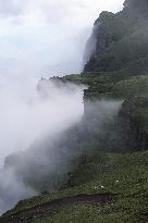 CHINA-SICHUAN-MOUNT LONGTOU-CLOUDS (CN)
