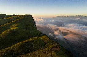 CHINA-SICHUAN-MOUNT LONGTOU-CLOUDS (CN)