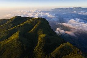 CHINA-SICHUAN-MOUNT LONGTOU-CLOUDS (CN)