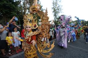 INDONESIA-SURAKARTA-SOLO BATIK CARNIVAL-FESTIVAL