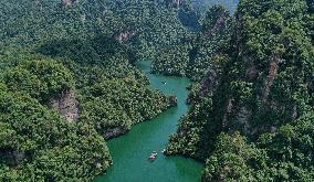 #CHINA-HUNAN-ZHANGJIAJIE-TOURISM-RECOVERY(CN)