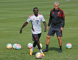 (SP)GERMANY-MUNICH-FOOTBALL-FC BAYERN MUNICH-TRAINING