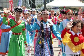 MONGOLIA-ULAN BATOR-NATIONAL COSTUME FESTIVAL